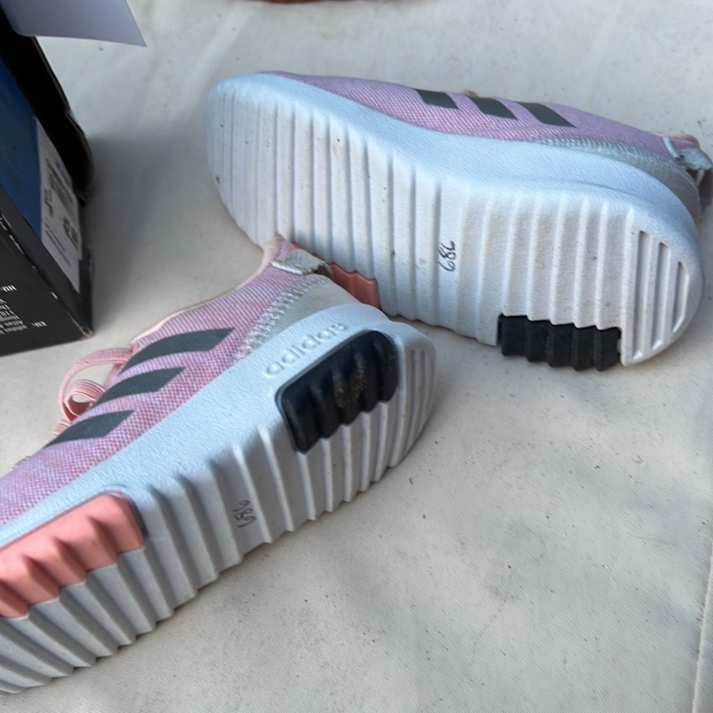 Adidas - Picture 7 of 8